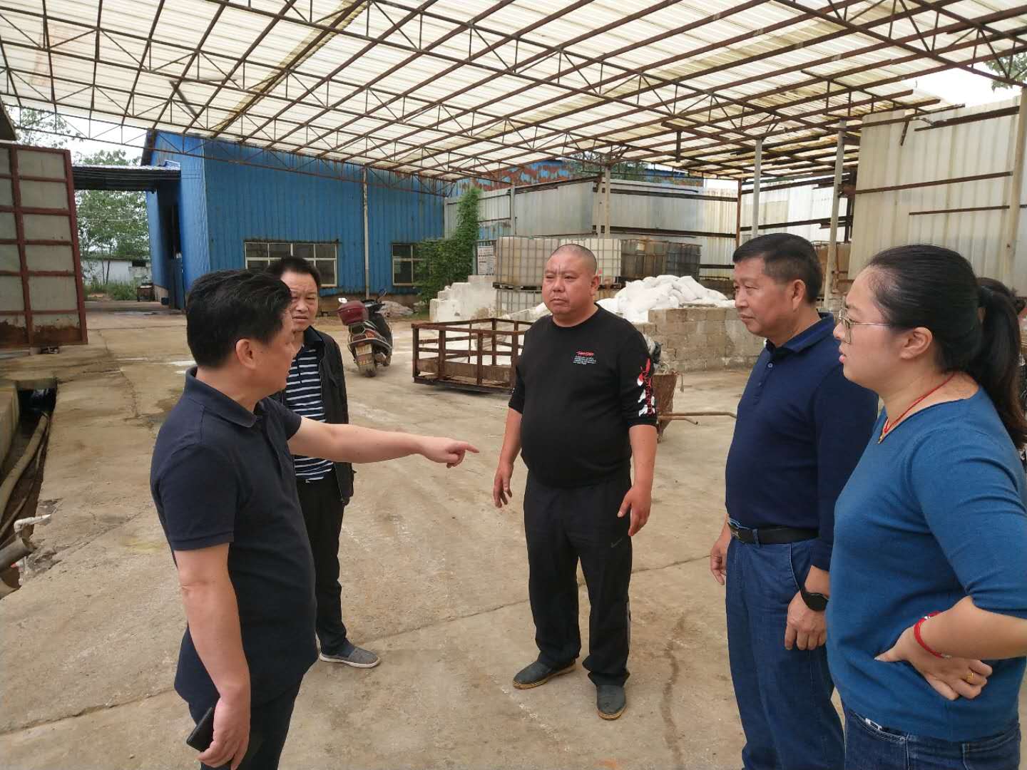 茶陵县政府副县长刘新明深入企业督导检查生态环境保护工作