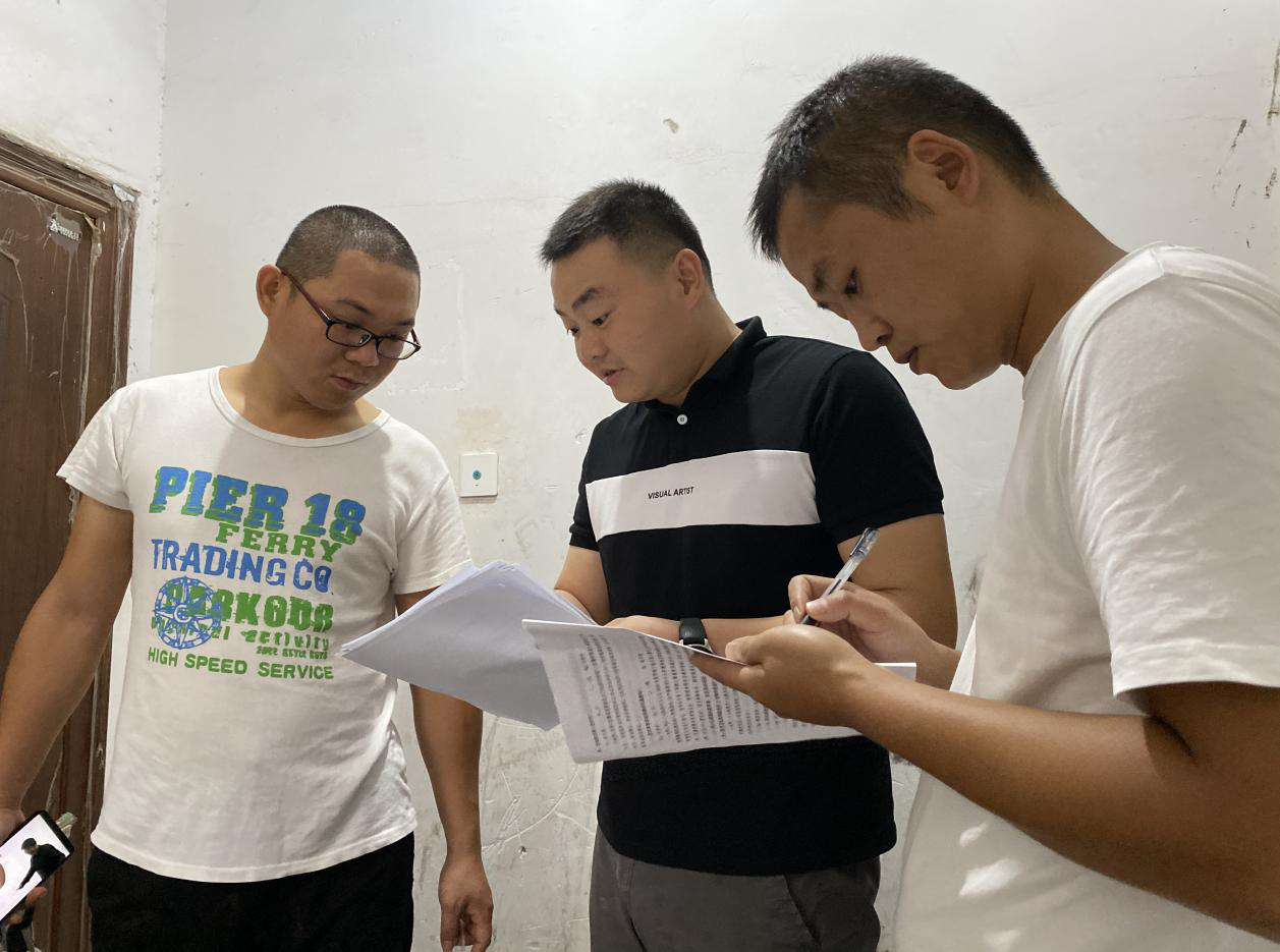 文明建设 有你有我 区征地协调服务中心开展文明城市创建志愿活动
