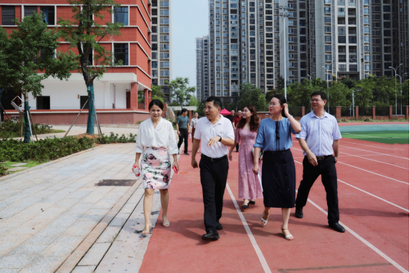 吴安浩调研指导天元区学校秋季开学工作