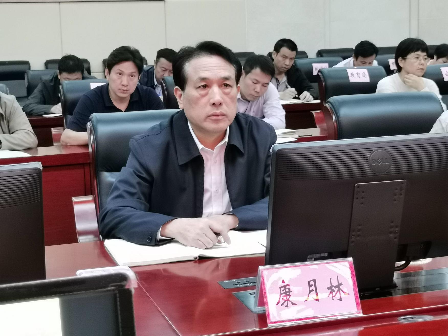 攸县开展县委理论学习中心组第五次集中(扩大)学习