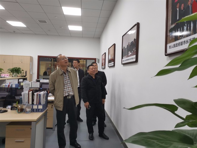 晏首先调研我市金融工作