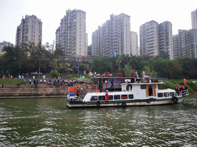 株洲市湘江城区段开展节前“三无” 船舶整治 清江行动(图)