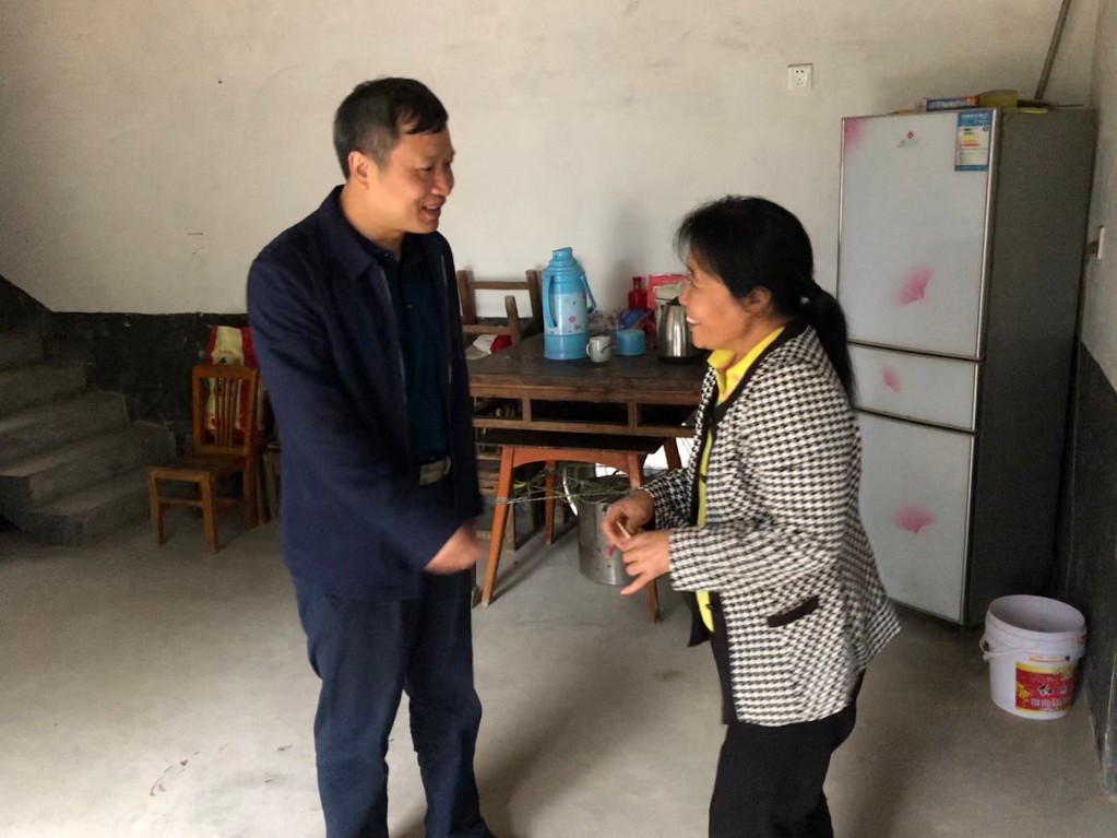 黄升阳到渌口区淦田镇八斗村走访慰问