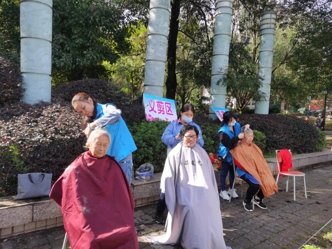 宋家桥街道开展老年人关爱帮扶志愿服务活动