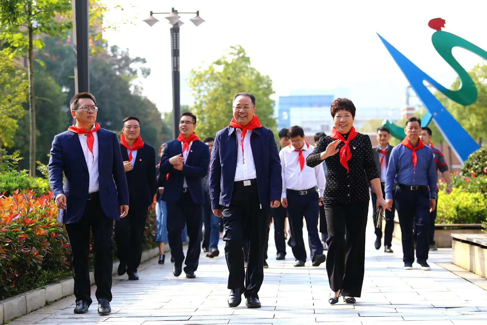 “争做新时代好队员