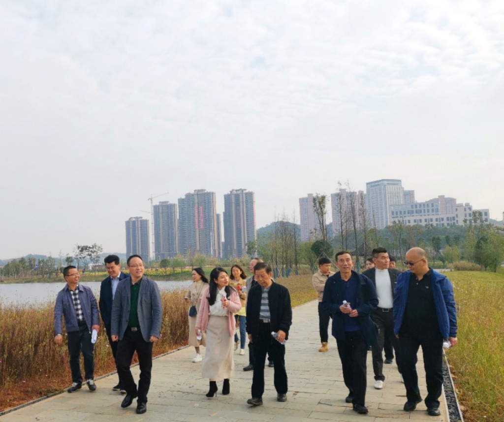 株洲市文艺名家来荷塘区调研采风