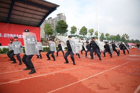 市反恐办组织开展反恐宣传进学校活动