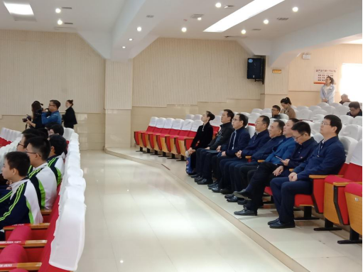 株洲市天元中学“青少年模拟法庭”开庭了！