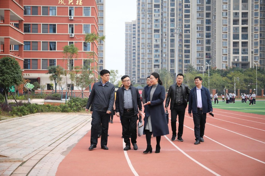 天元区迎义务教育现代化研究基地中期督导评估