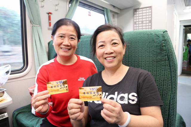 醴茶铁路首趟商务定制旅游专列成功开行（图）
