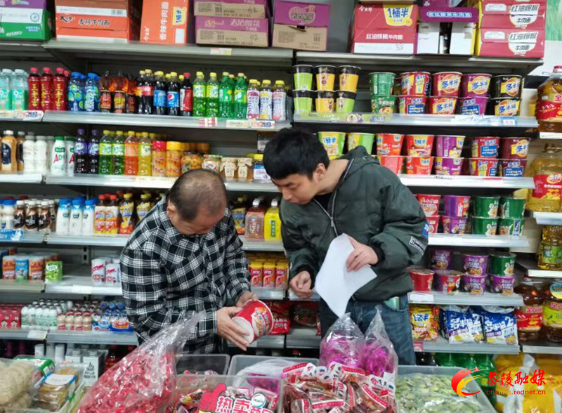 界首镇：开展食品安全专项整治行动