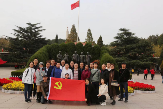 重温西柏坡精神不忘合作初心 ——天元区工商联组织民营企业家赴河北考察学习