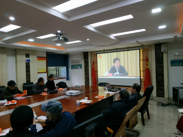 株洲市交通运输局组织 离退休人员学习贯彻党的十九届五中全会精神（图）