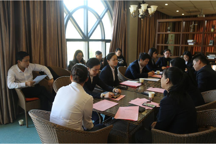 荷塘区产业服务中心举行“传帮带，促成长”师徒签约仪式