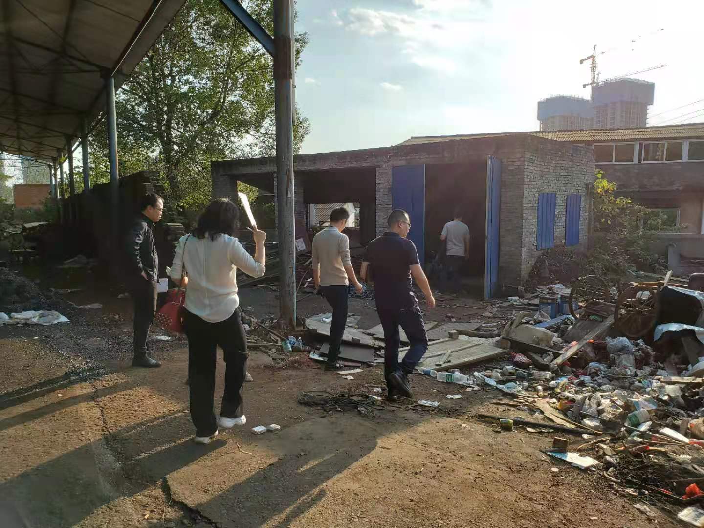 株洲市生态环境局固废科现场指导荷塘区固废管理工作