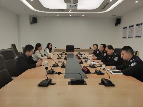 娄底市公安局到我局考察交流为民服务工作
