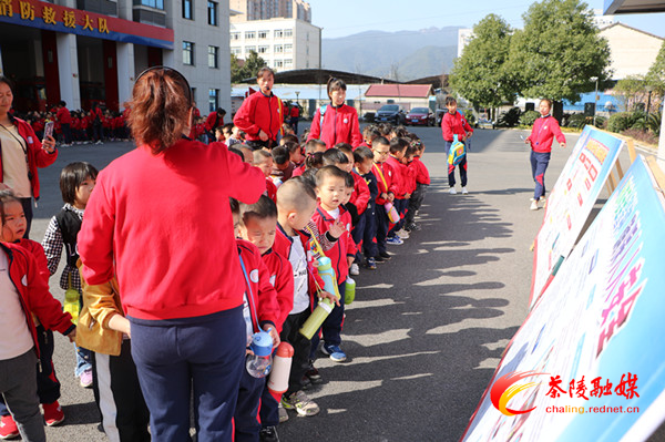 茶陵消防站迎来310名幼儿参观学习
