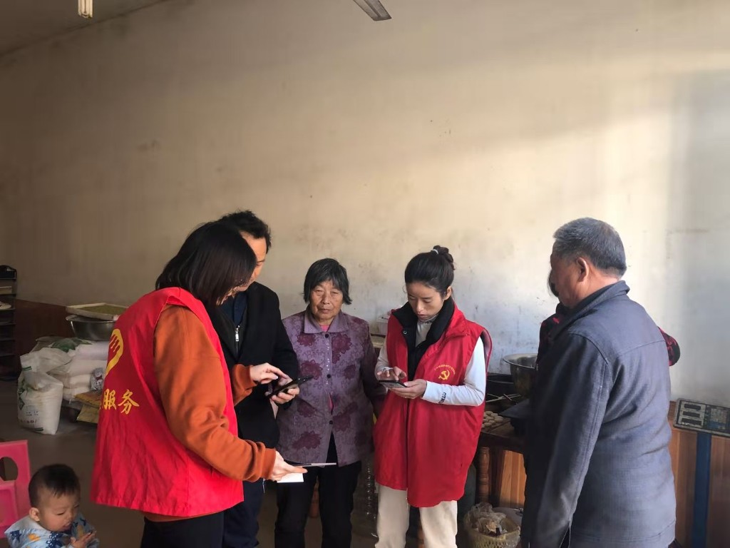 丫江桥镇仙石村开展“医保征缴宣传到户”  志愿服务活动