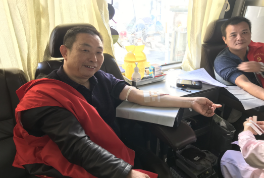 点点滴滴热血浓  人道博爱处处情  攸县市场服务中心组织员工开展无偿献血活动