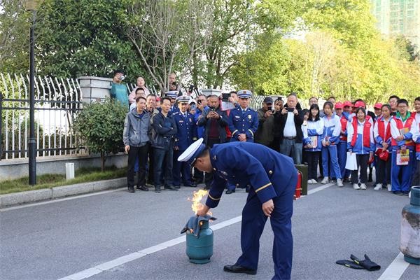 攸县隆重举行119消防宣传月启动仪式