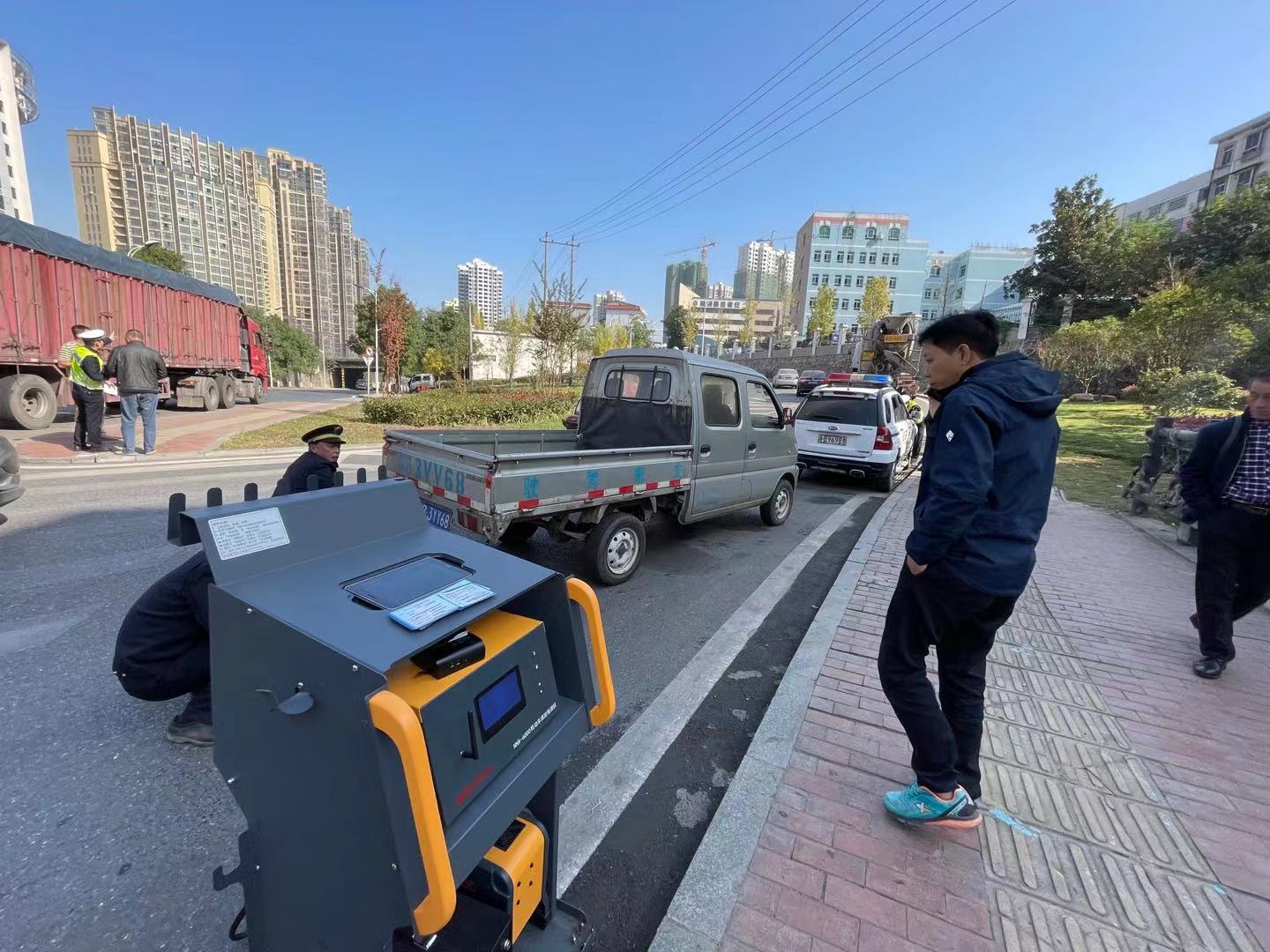 株洲市荷塘区大力推进机动车尾气排放专项监测工作