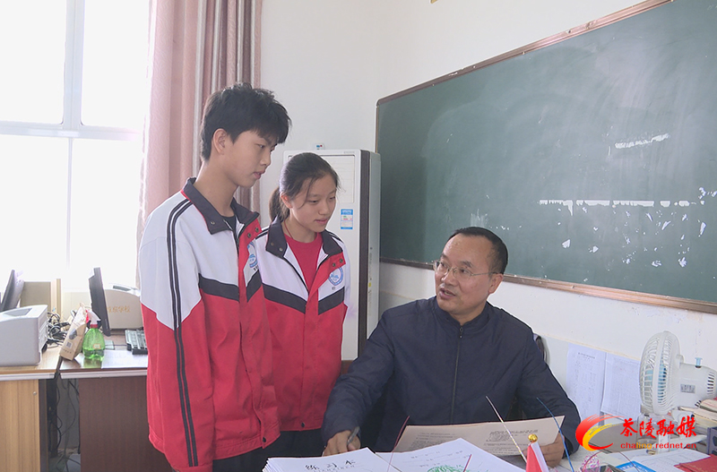 茶陵好人| 陈菊平：丹心育桃李 红烛燃教程