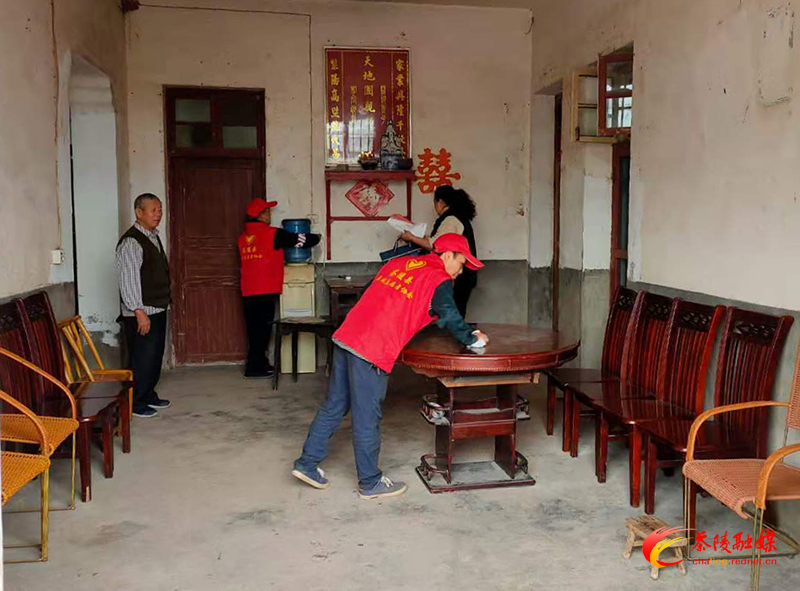 志愿服务无小事 清洁行动在洣江