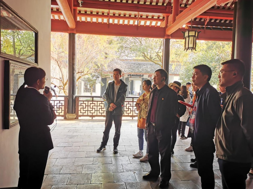 追随习近平总书记足迹，传承湖湘大地文化——株洲市自然资源和规划局机关二支部在岳麓书院、橘子洲头开展主题党日活动