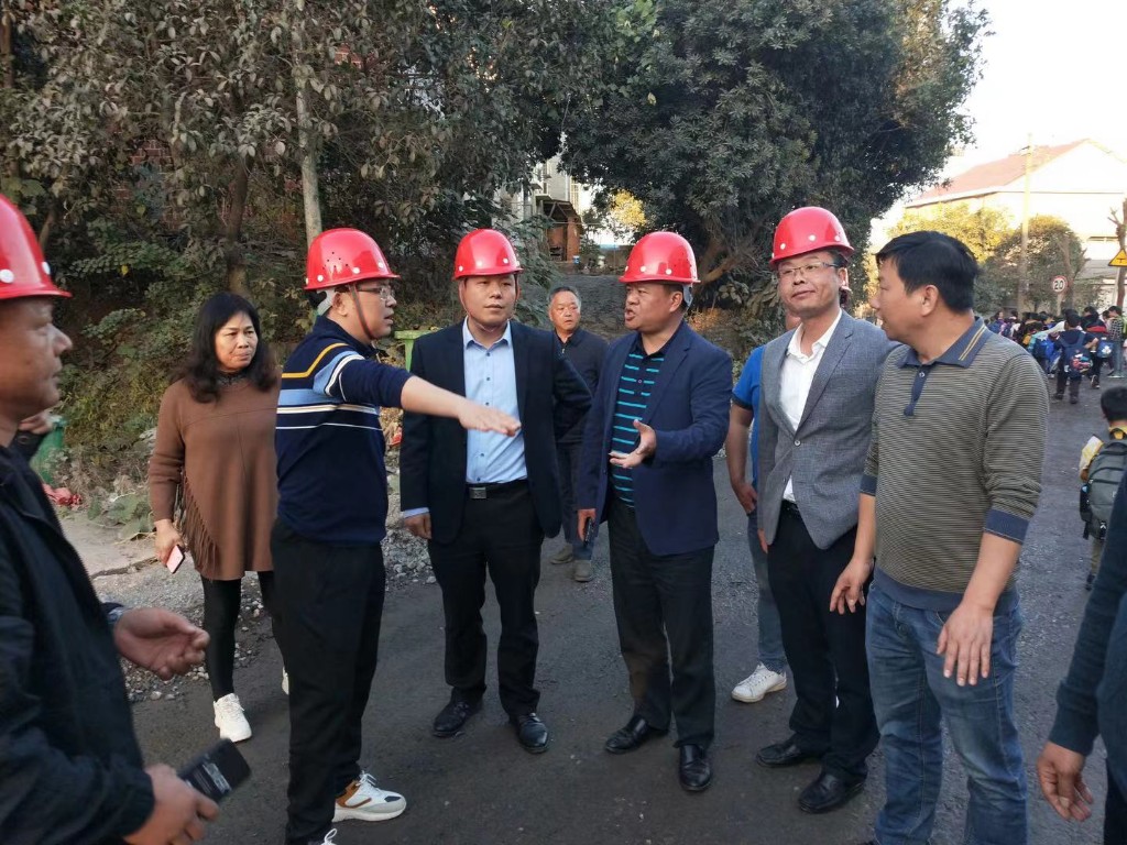 区领导督导市“双比双看”农村公路项目建设