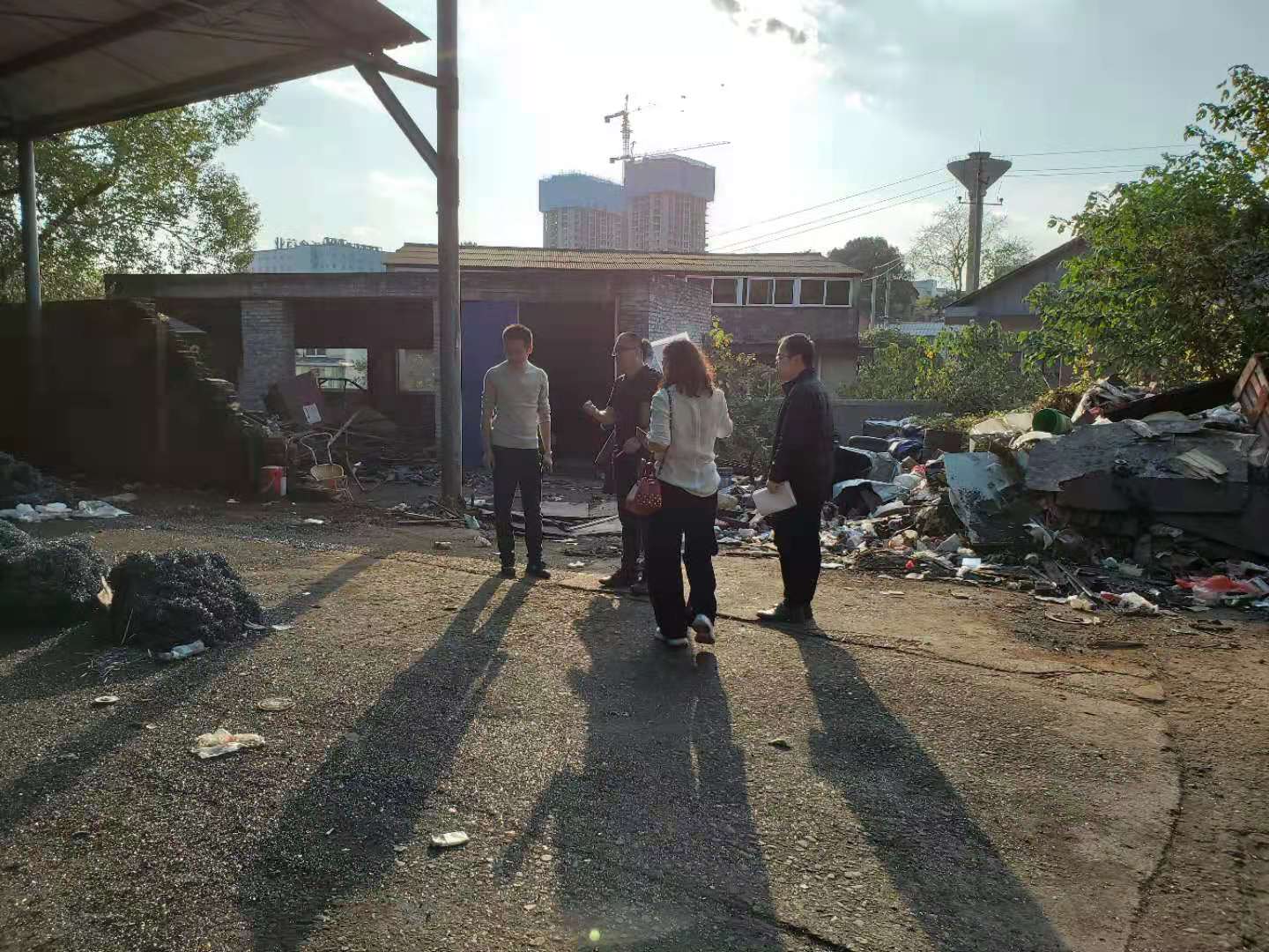 株洲市生态环境局固废科现场指导荷塘区固废管理工作