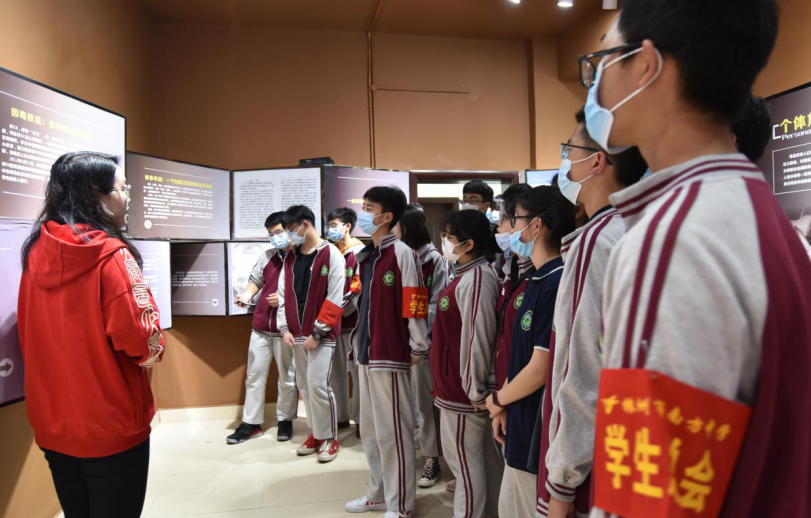 筑牢校园禁毒防线 南方中学在行动