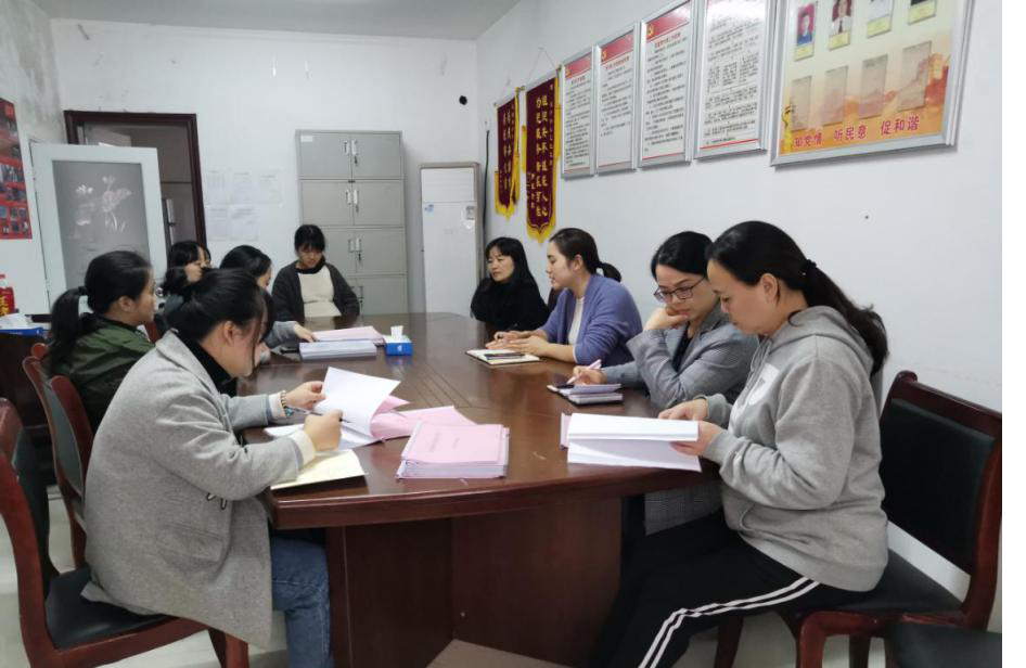 建宁街道对社区进行人社工作专项督查