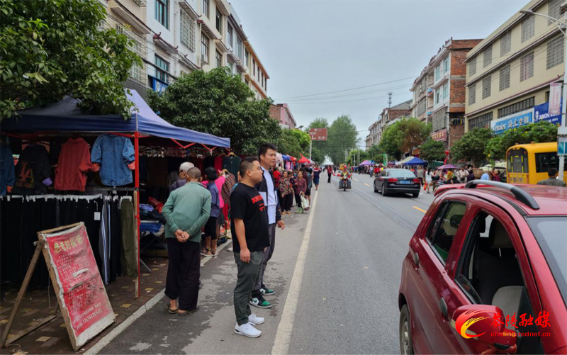 枣市镇：扎实开展马路市场专项整治行动