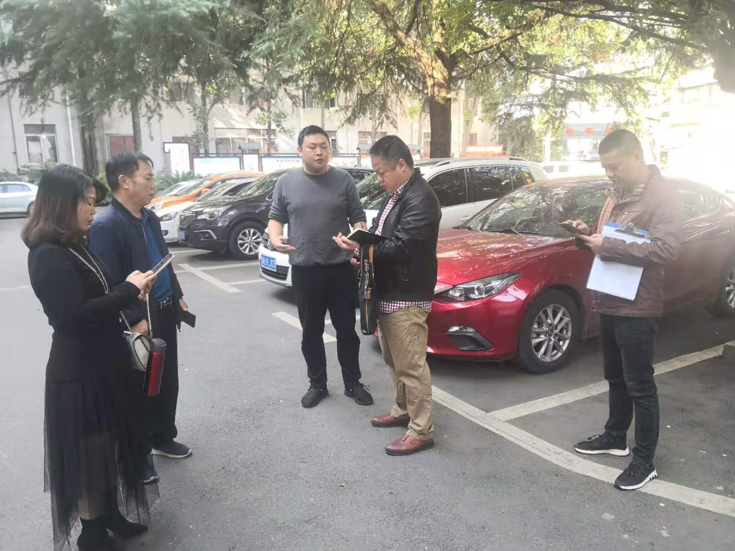 区扶贫办、茂鲲公司到建宁街道开展消费扶贫专柜选址复核工作