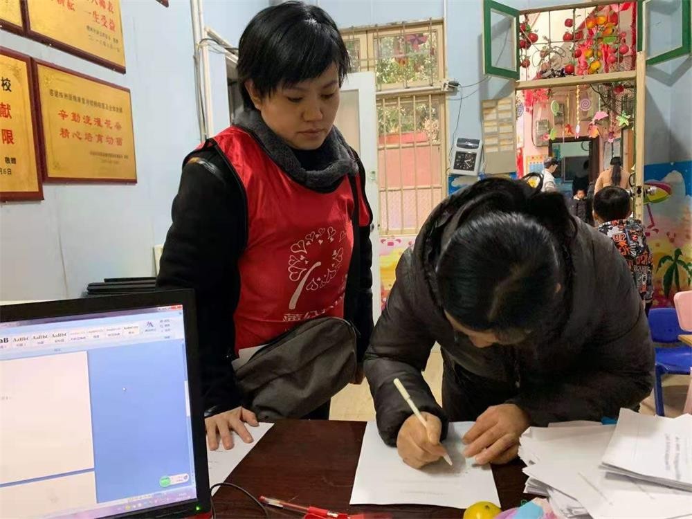 区残联开展残疾儿童康复救助项目检查与回访工作