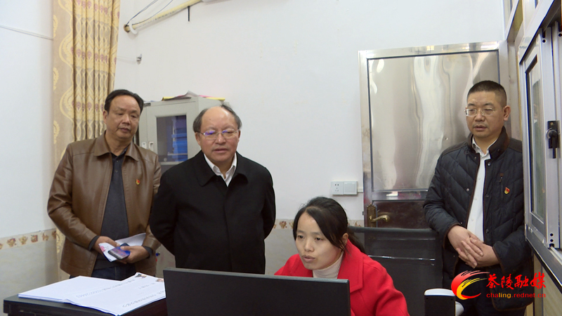 何剑波深入秩堂镇皇图村督查软弱涣散党组织整顿工作