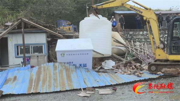 茶陵县多部门联合执法 重拳打击非法经营成品油行为