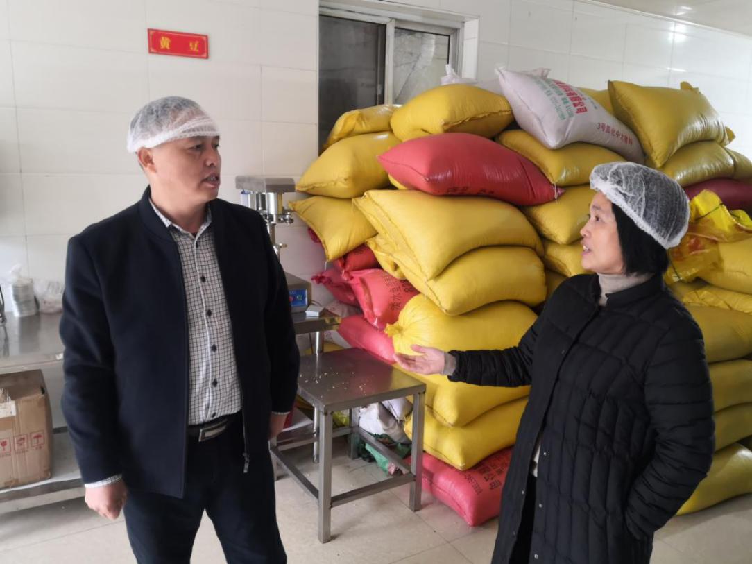 区农业农村局对农企进行安全生产检查