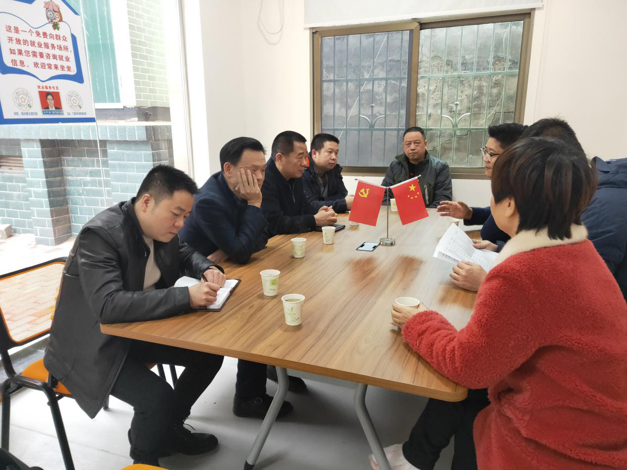 区人大常委会主任刘国梁到联点单位走访调研