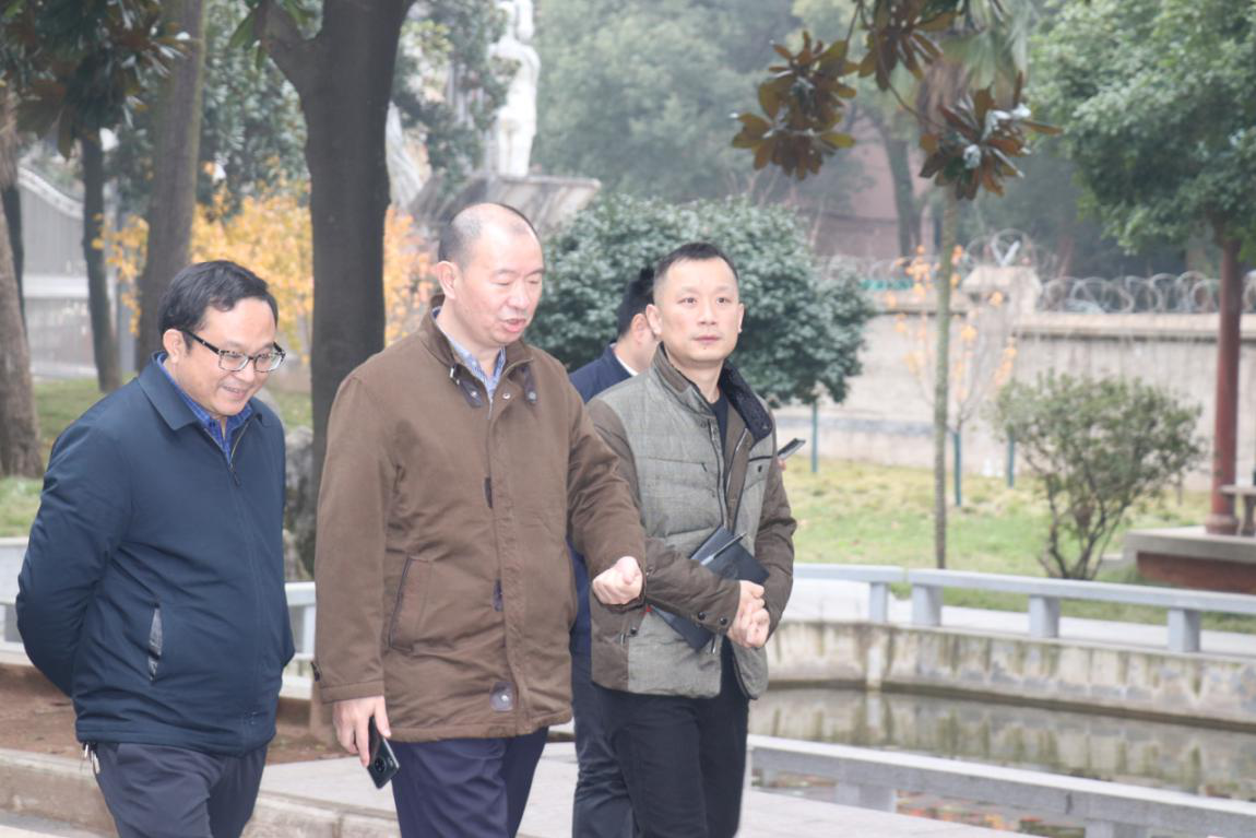 区领导到株洲南雅实验中学调研