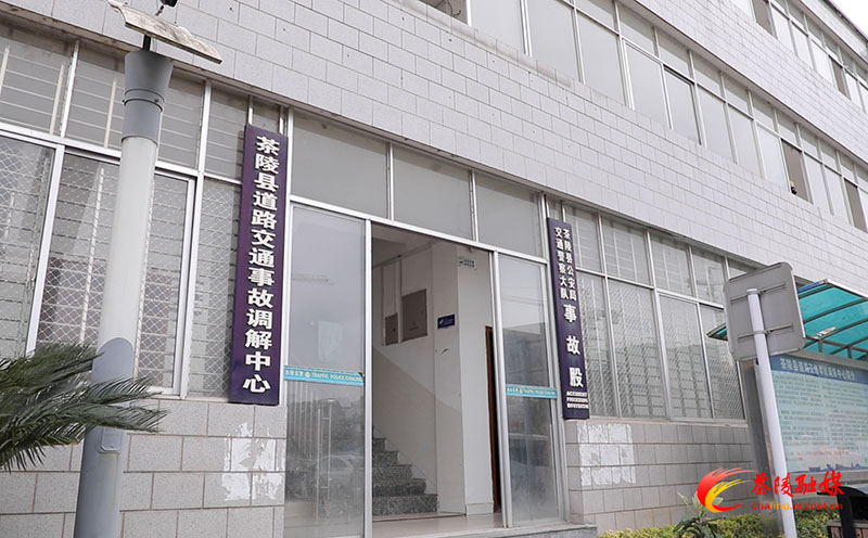 【一线政法干警风采录】贺龙军：法规存与心 平安同与行