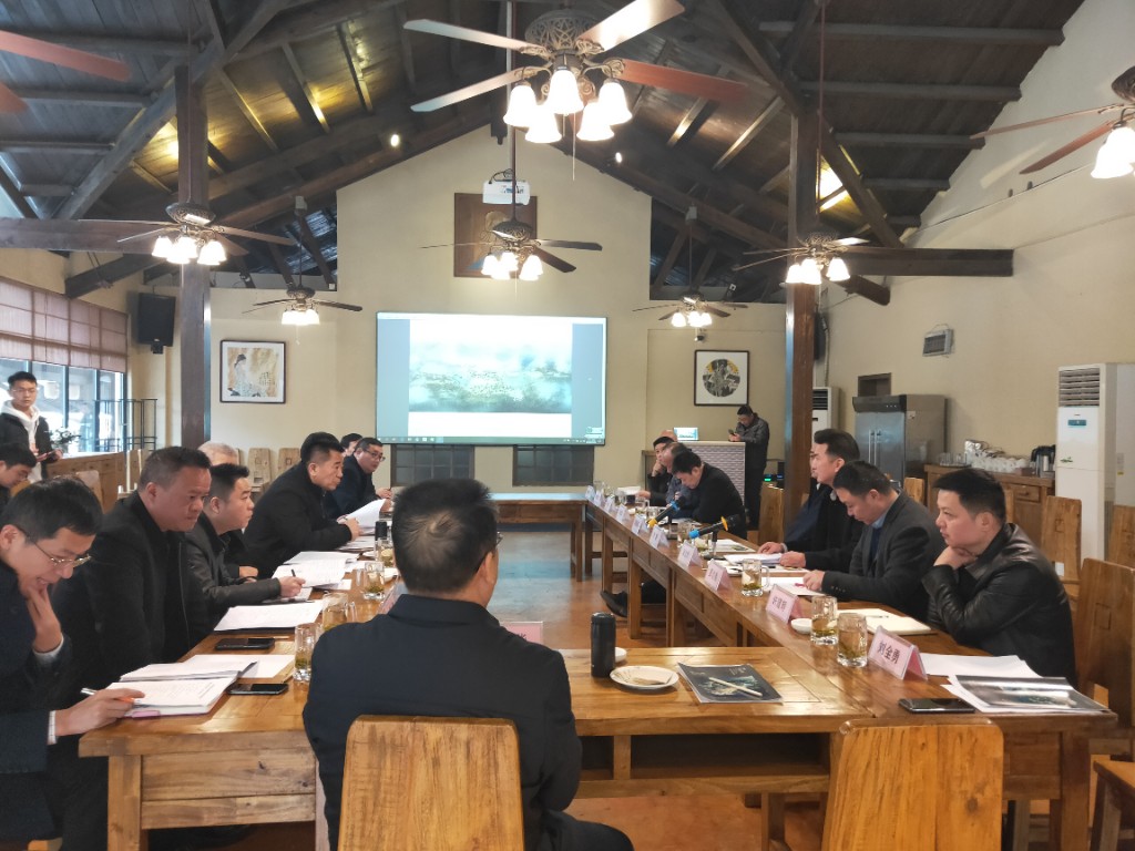 市人大常委会副主任李智一行赴荷塘区仙庾耕食小镇公司走访调研
