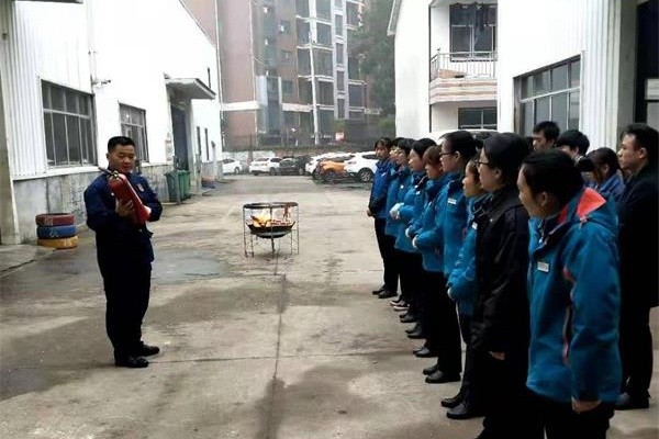 攸县消防救援大队走进辖区兰天日产4S店开展消防安全培训