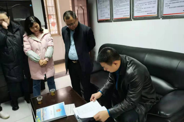 区交通运输局联点督导来园社区禁毒工作