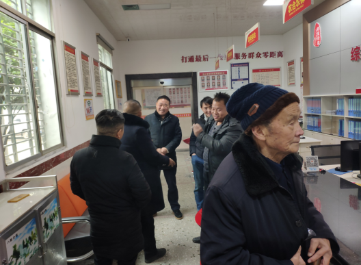 攸县市场服务中心负责人深入联点村指导村级换届