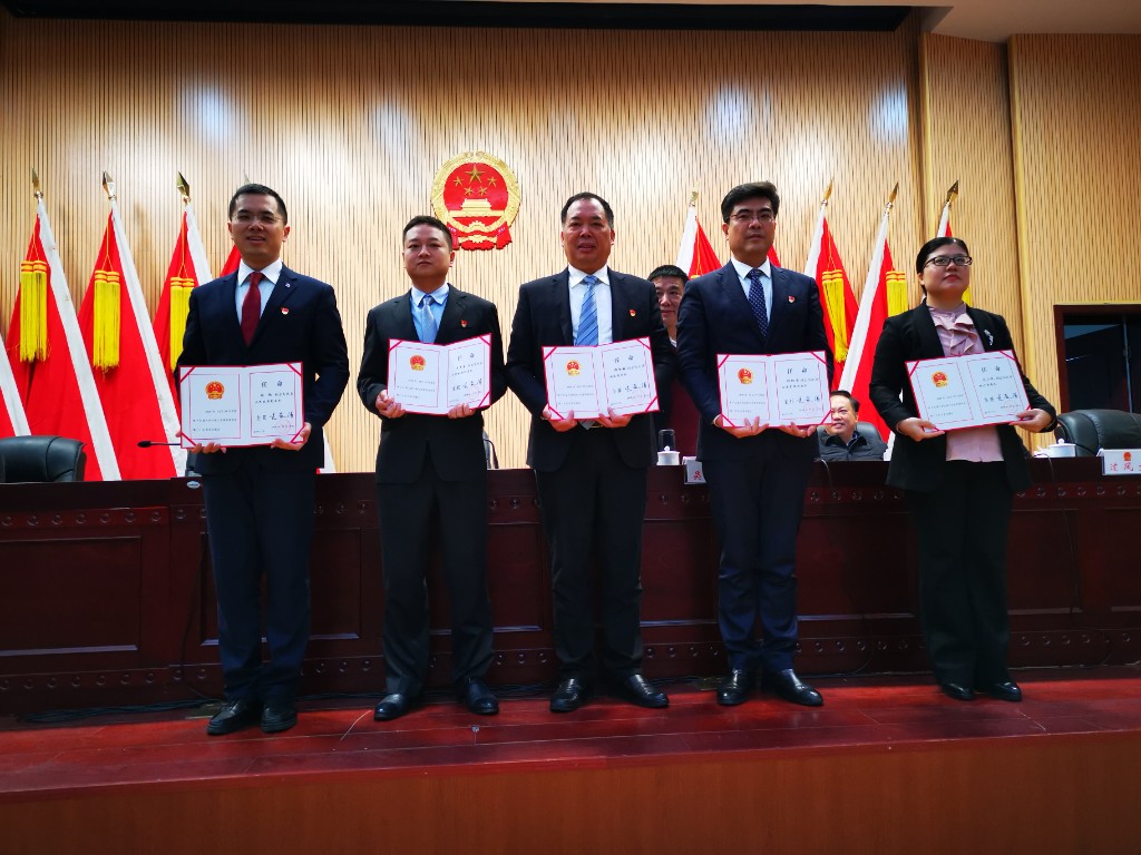 攸县第十七届人大常委会召开第三十五次会议　决定李鹏程同志为攸县人民政府代理县长