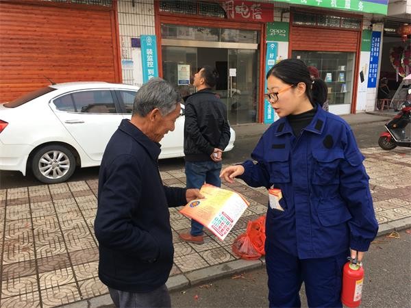 攸县消防救援大队组织消防志愿队开展消防宣传“进农村”活动