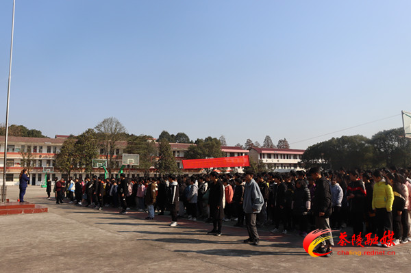 茶陵消防在腰陂中学开展消防安全培训演练
