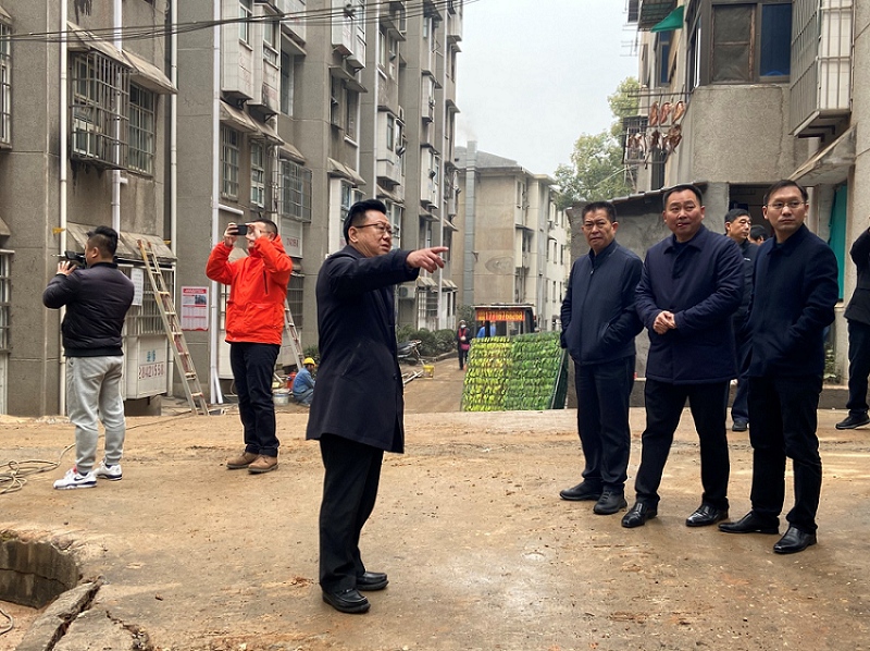 副市长谭可敏一行来我区调研老旧小区改造和电梯加装工作