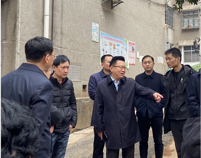 副市长谭可敏一行来我区调研老旧小区改造和电梯加装工作